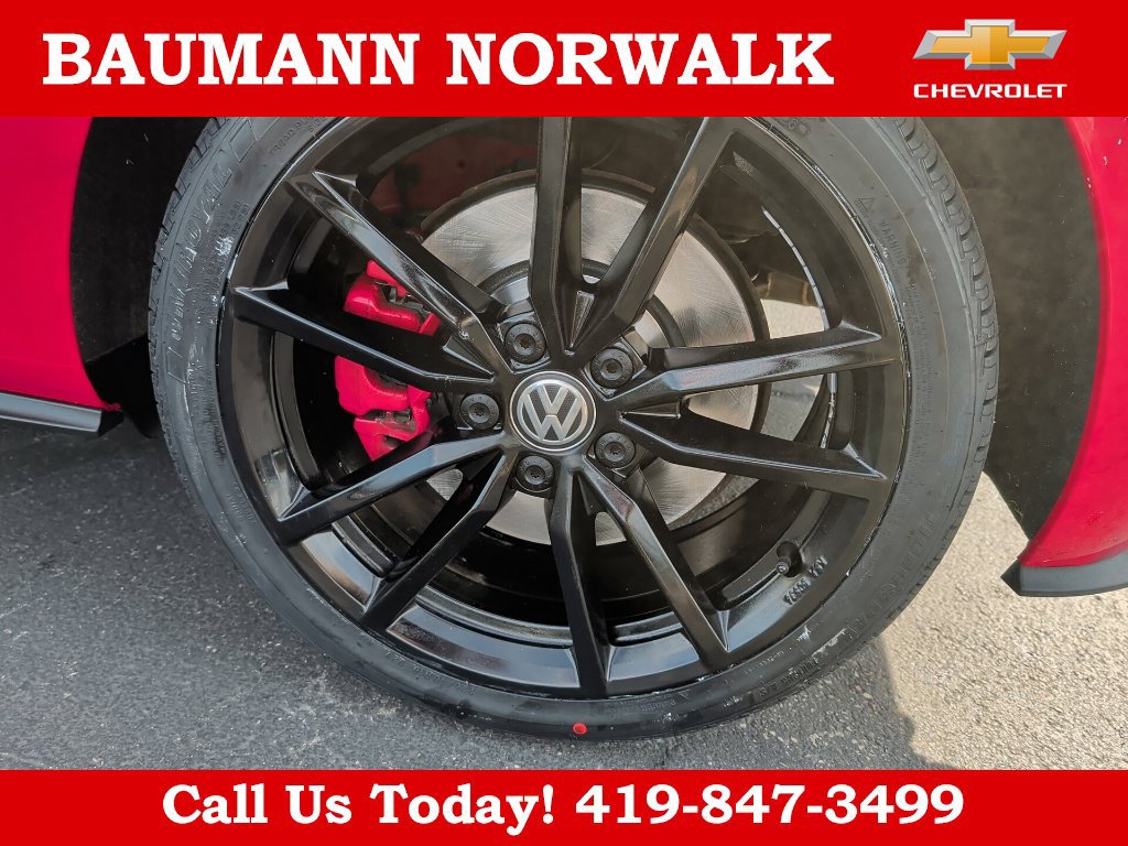 Used 2021 Volkswagen GTI SE FWD image 12