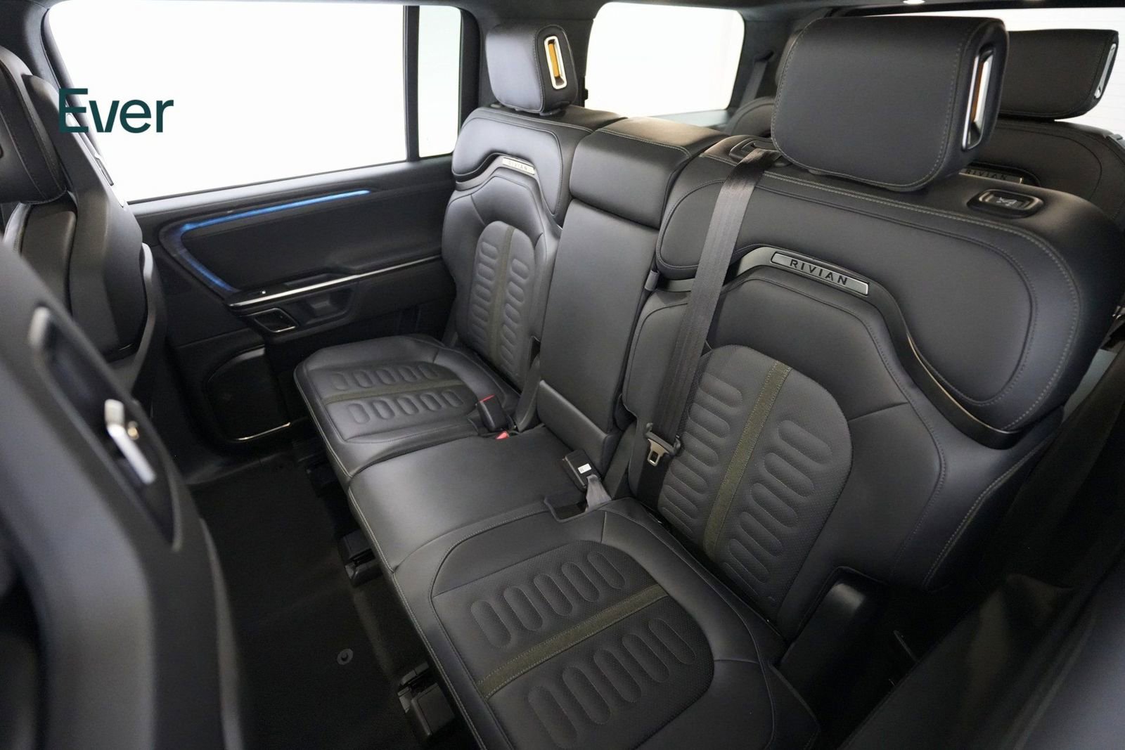 Used 2024 Rivian R1S Adventure image 8