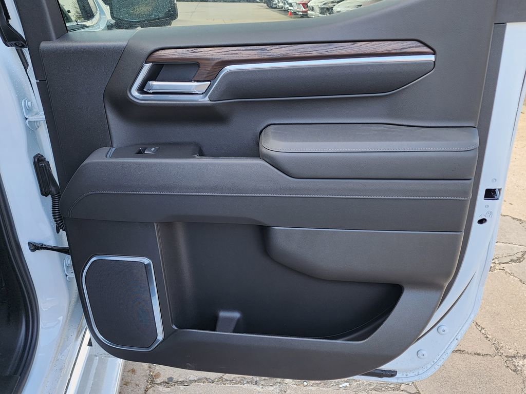 New 2026 GMC Sierra 1500 SLT image 40