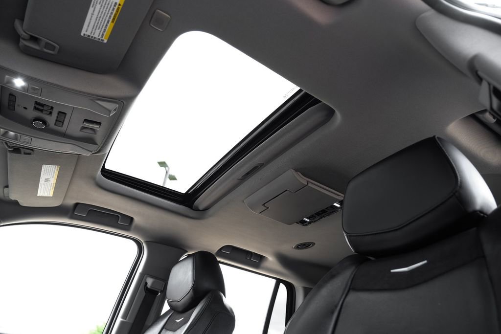 Used 2019 Cadillac Escalade Premium Luxury w/ LPO, Radiant Package RWD image 4