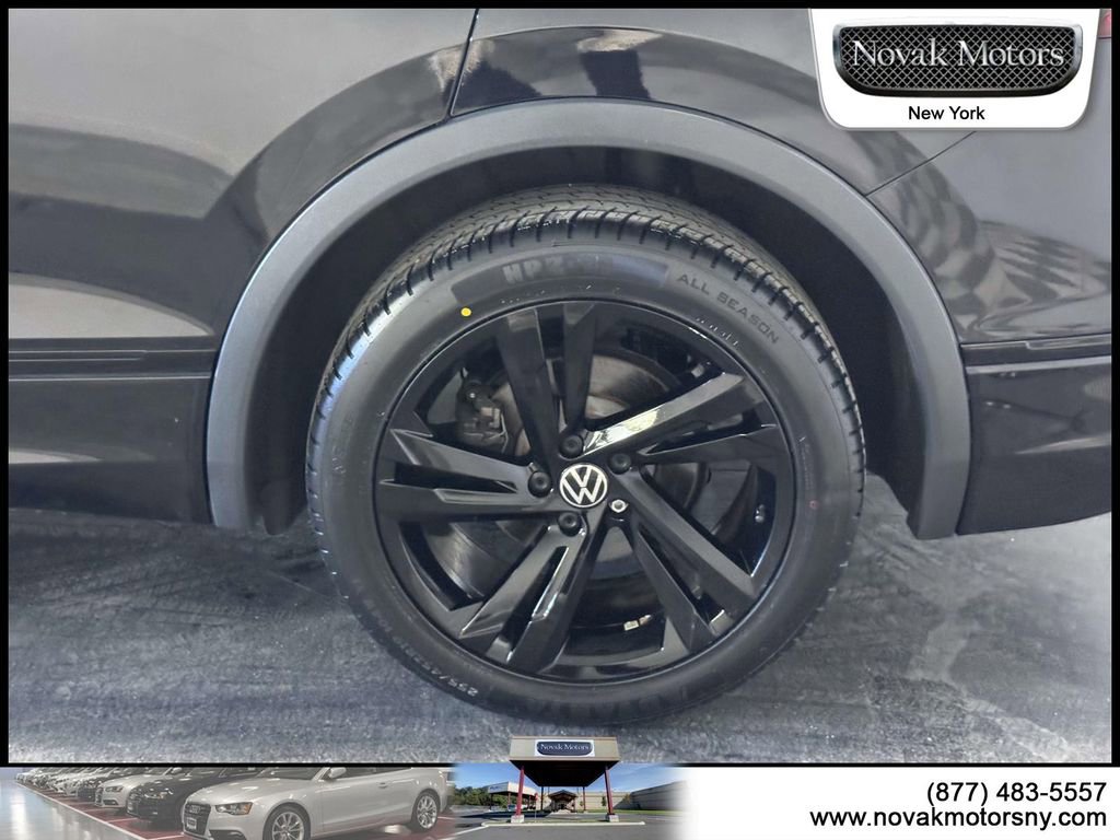 Used 2023 Volkswagen Tiguan SE R-Line image 6