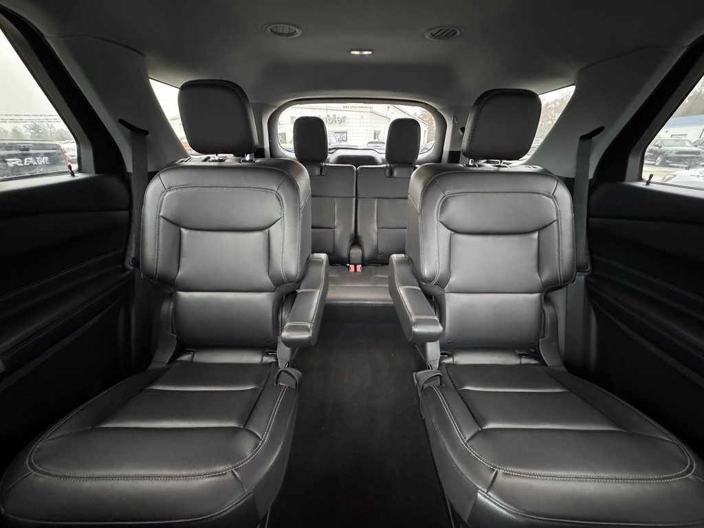 Used 2022 Ford Explorer XLT w/ Equipment Group 202A image 16