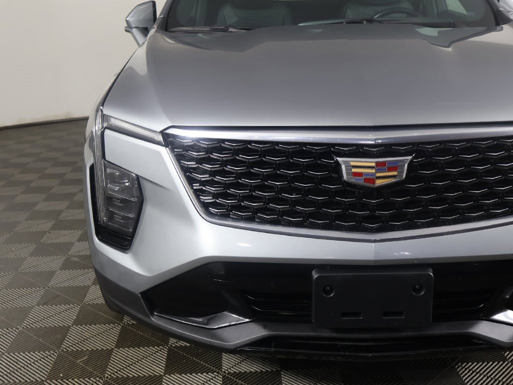 Used 2024 Cadillac XT4 Premium Luxury image 11