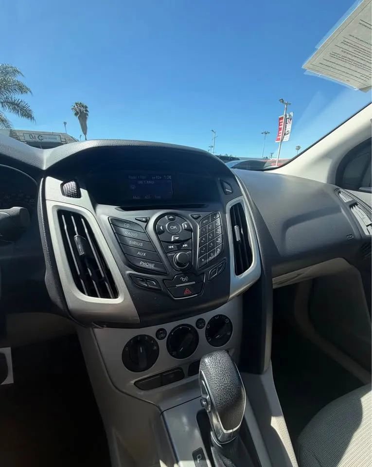 Used 2012 Ford Focus SE FWD image 7