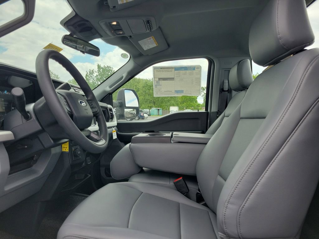 New 2026 Ford F550 4x4 Regular Cab Super Duty image 12