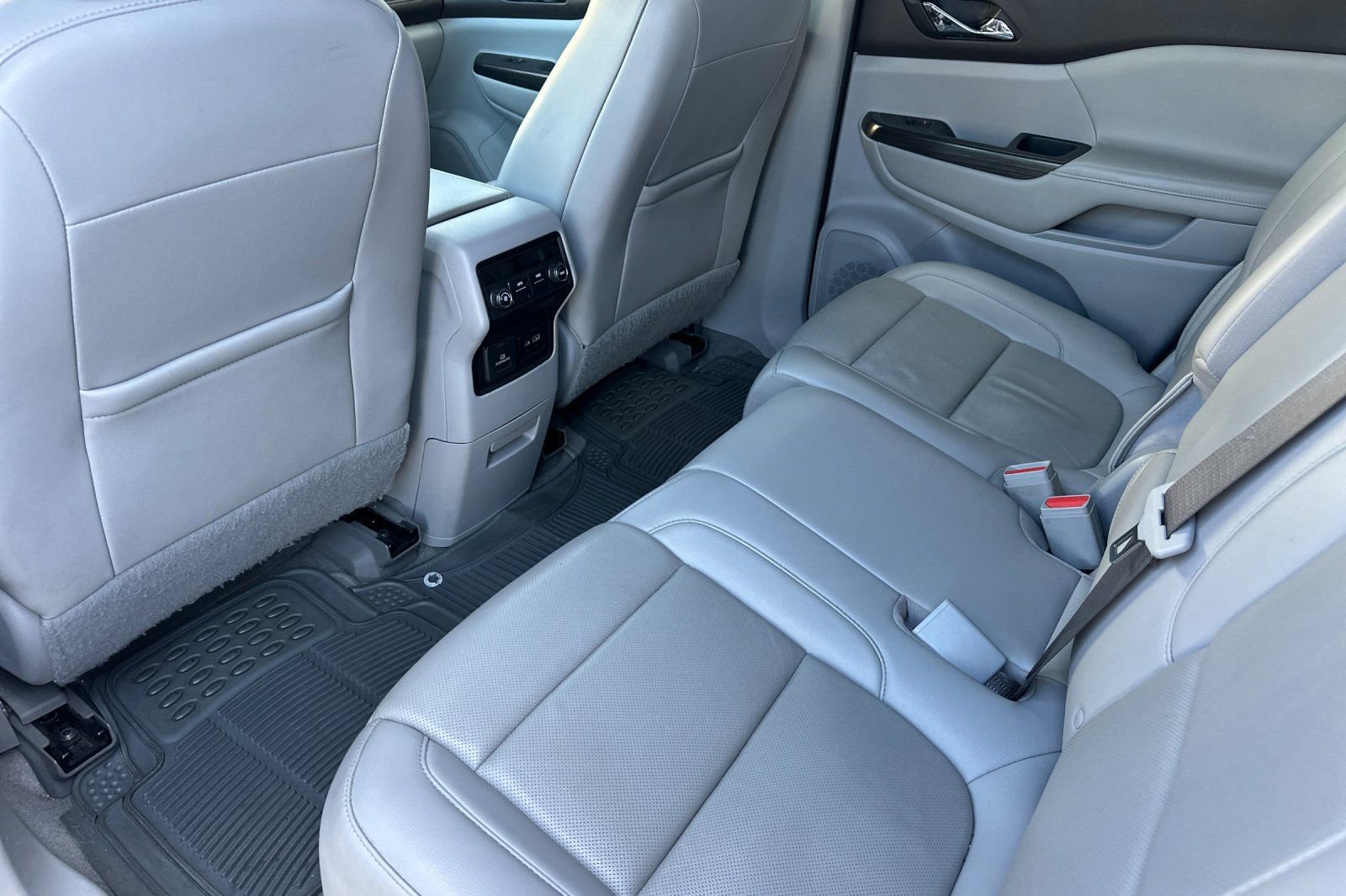 Used 2021 GMC Acadia SLT image 14