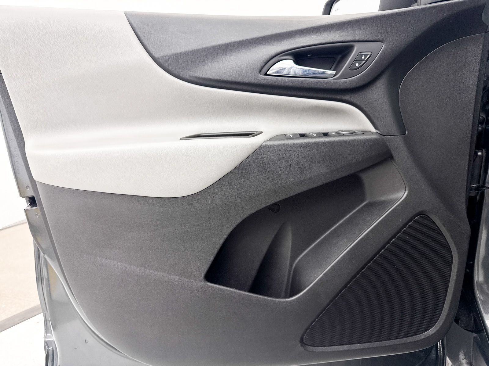 Used 2020 Chevrolet Equinox LT FWD image 24