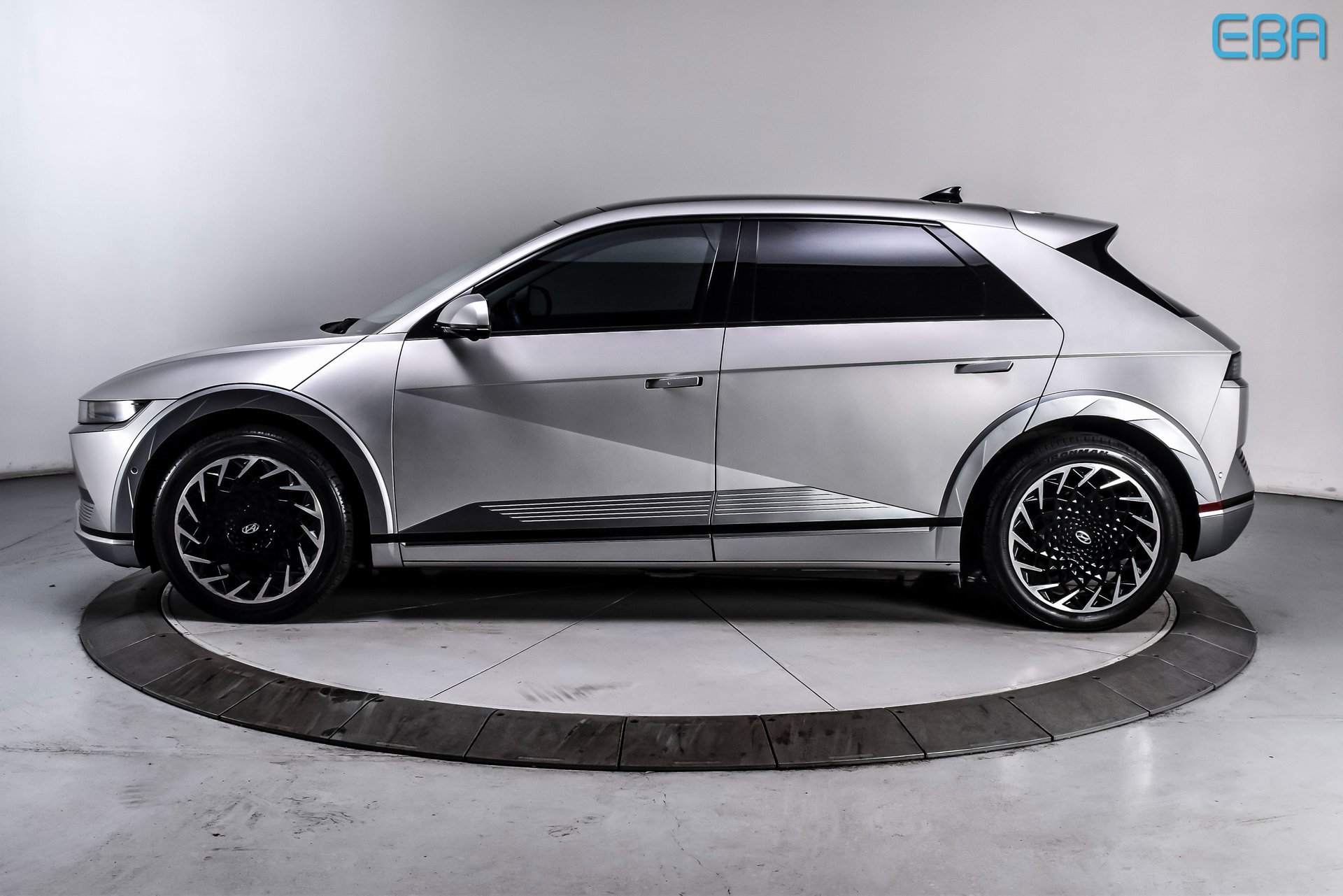 Used 2024 Hyundai Ioniq 5 Limited image 3