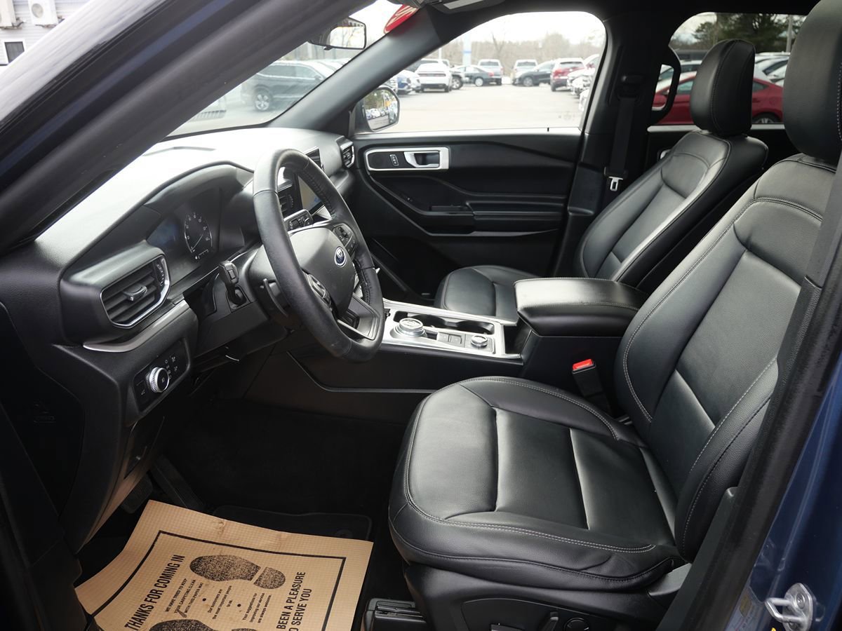 Used 2020 Ford Explorer XLT w/ Equipment Group 202A image 10