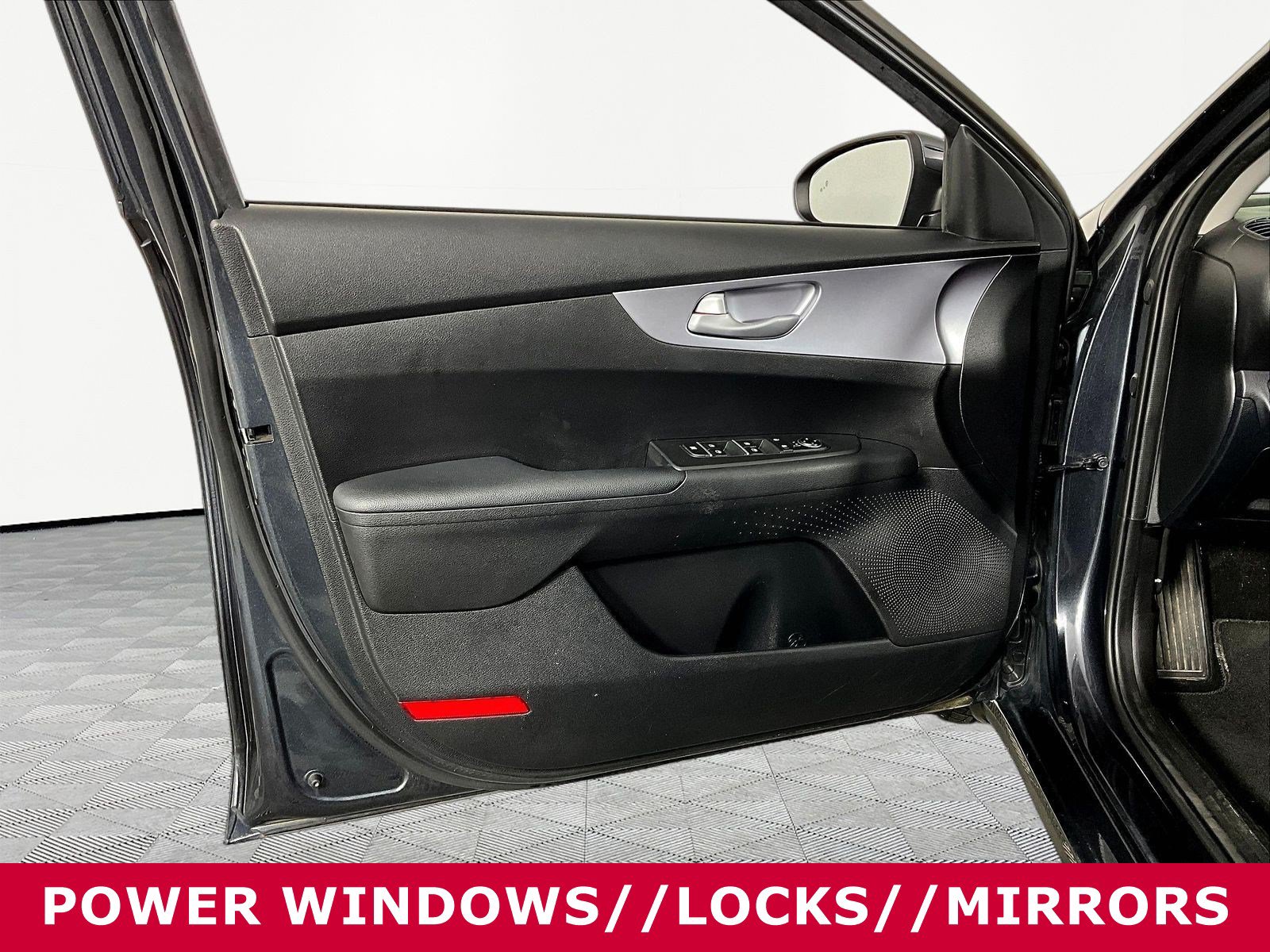Used 2022 Kia Forte LXS w/ LXS Technology Package FWD image 18