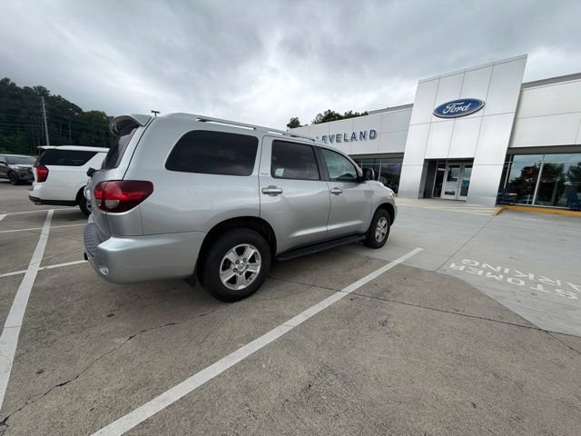 Used 2022 Toyota Sequoia SR5 AWD/4WD image 19
