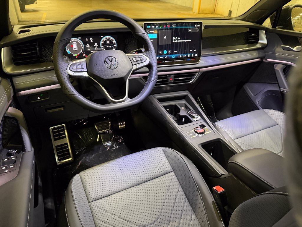 New 2026 Volkswagen Tiguan SE R-Line AWD/4WD image 12