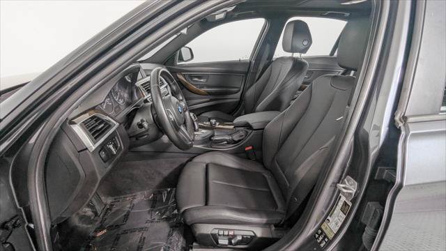 Used 2016 BMW 320i xDrive Sedan w/ Sport Package AWD/4WD image 11