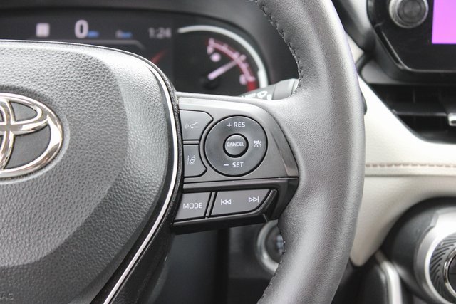 Used 2023 Toyota RAV4 XLE Premium image 28