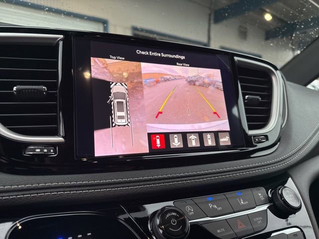 New 2026 Chrysler Pacifica Select w/ S Appearance Package image 31