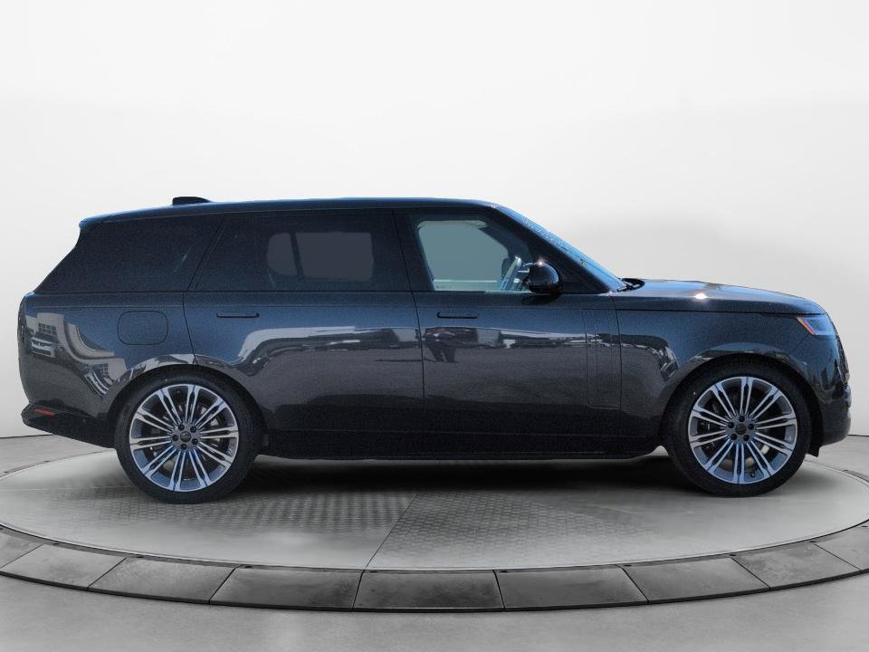 New 2026 Land Rover Range Rover Long Wheelbase SE AWD/4WD image 8