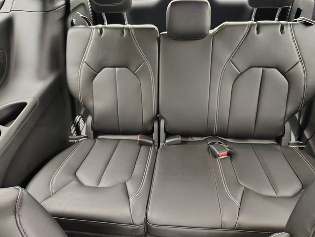 New 2026 Chrysler Pacifica Select image 35