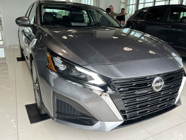 Used 2023 Nissan Altima 2.5 SL AWD/4WD image 5