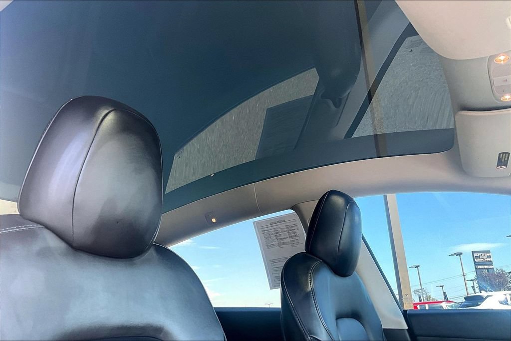 Used 2021 Tesla Model Y Long Range AWD/4WD image 22