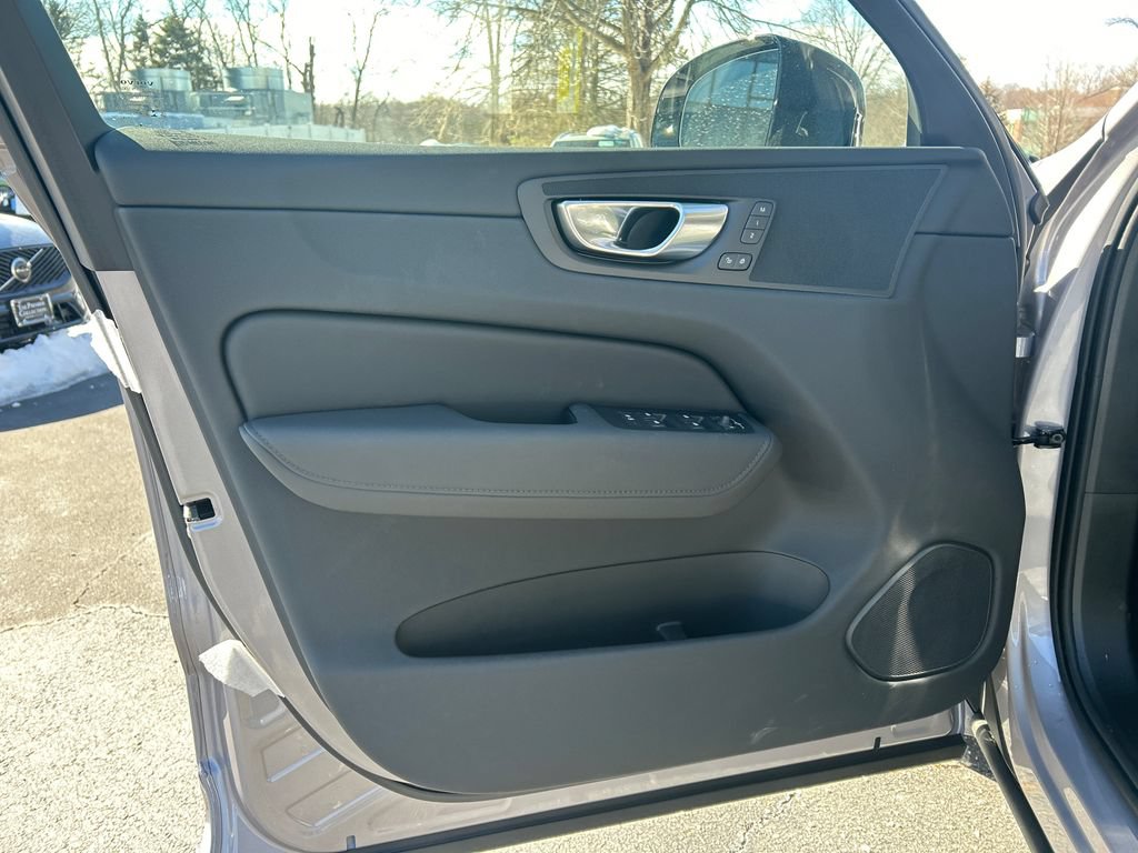 New 2026 Volvo XC60 B5 Plus w/ Protection Package Premier AWD/4WD image 9