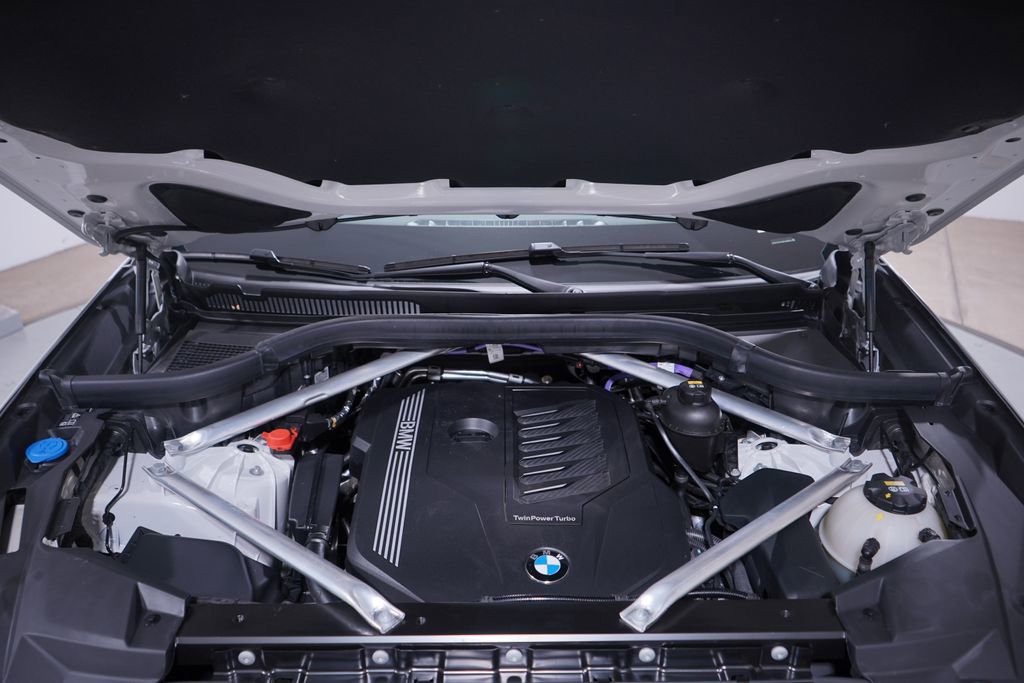 Used 2022 BMW X6 xDrive40i w/ M Sport Package image 24