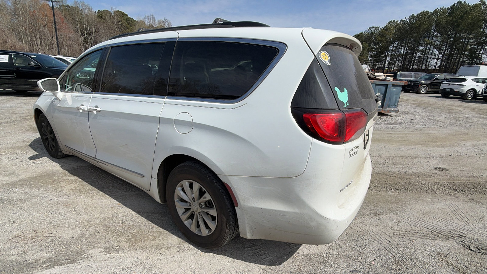 Used 2017 Chrysler Pacifica Touring-L image 10