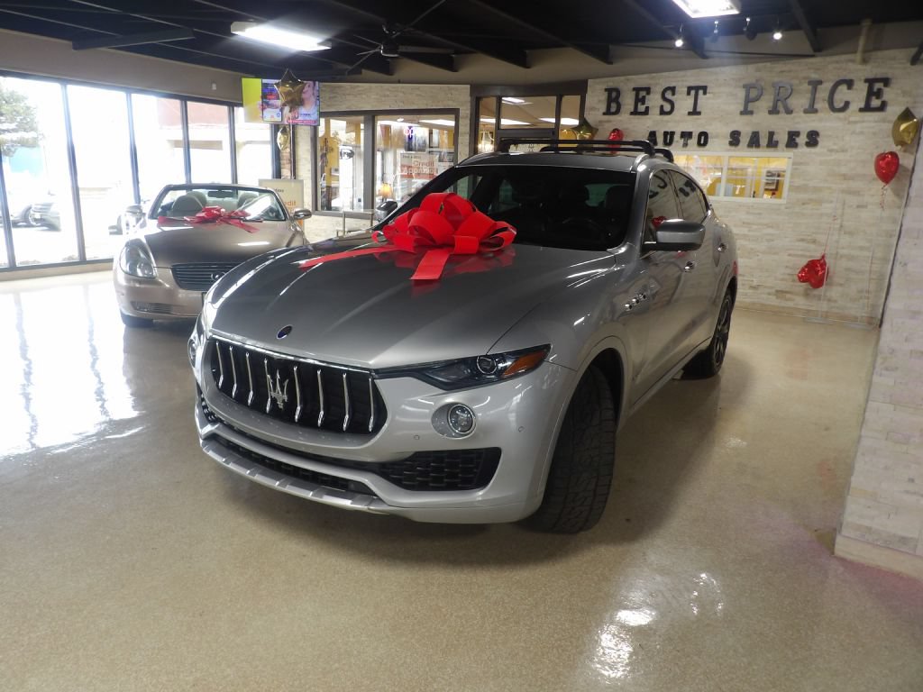 Used 2018 Maserati Levante GranLusso AWD/4WD image 3