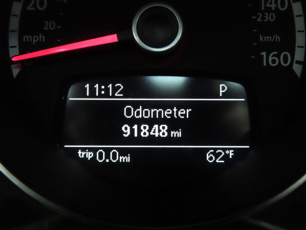 Used 2013 Volkswagen Beetle 2.5 Fender FWD image 14