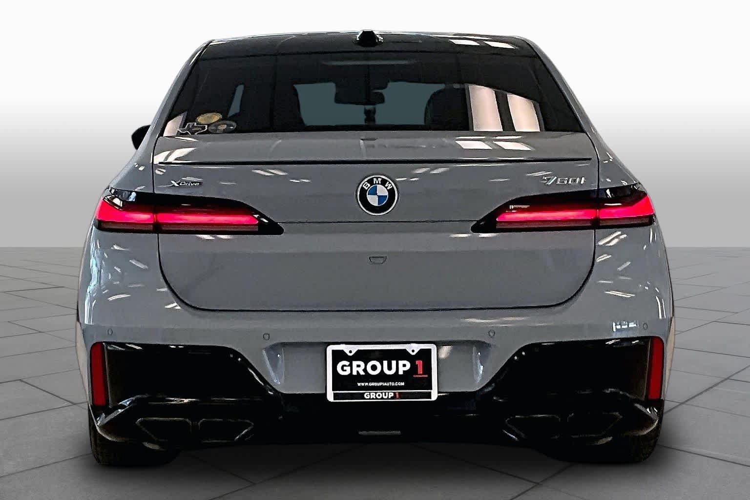 Used 2024 BMW 760i xDrive w/ Executive Package AWD/4WD image 4
