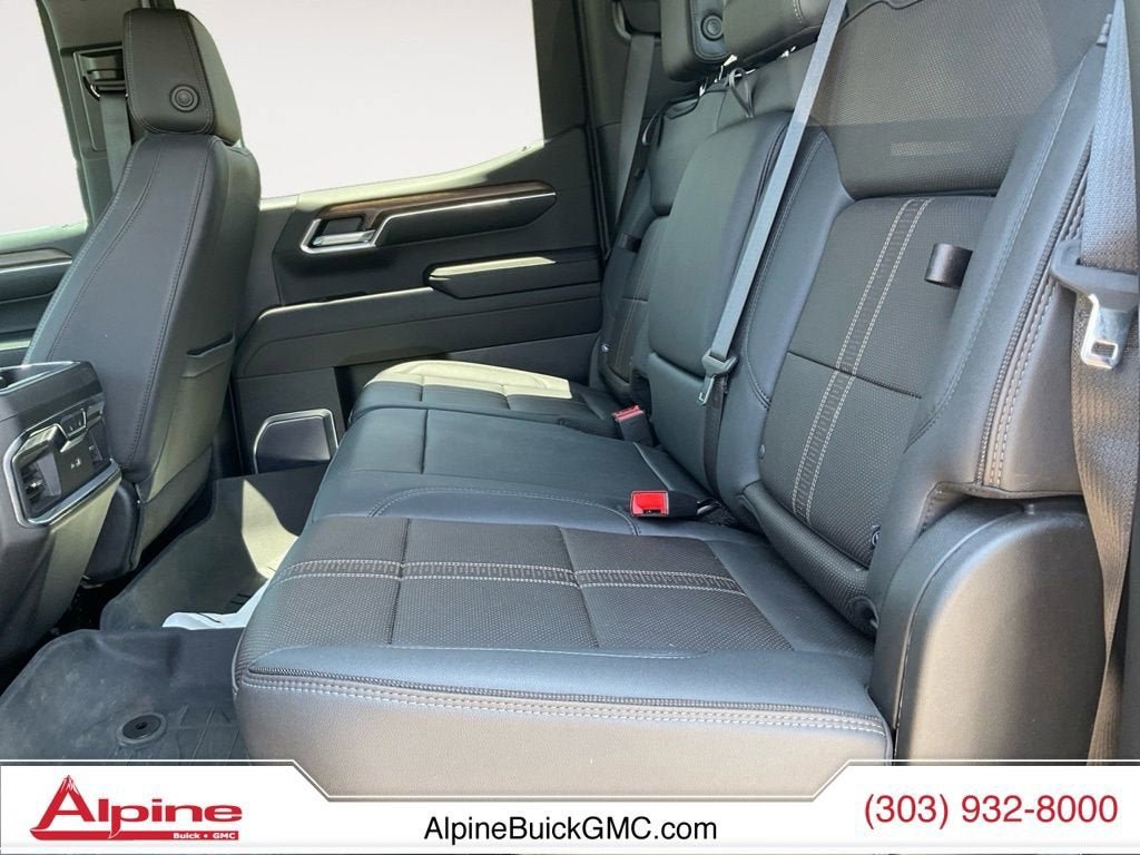 Used 2023 Chevrolet Silverado 1500 High Country w/ High Country Premium Package AWD/4WD image 13