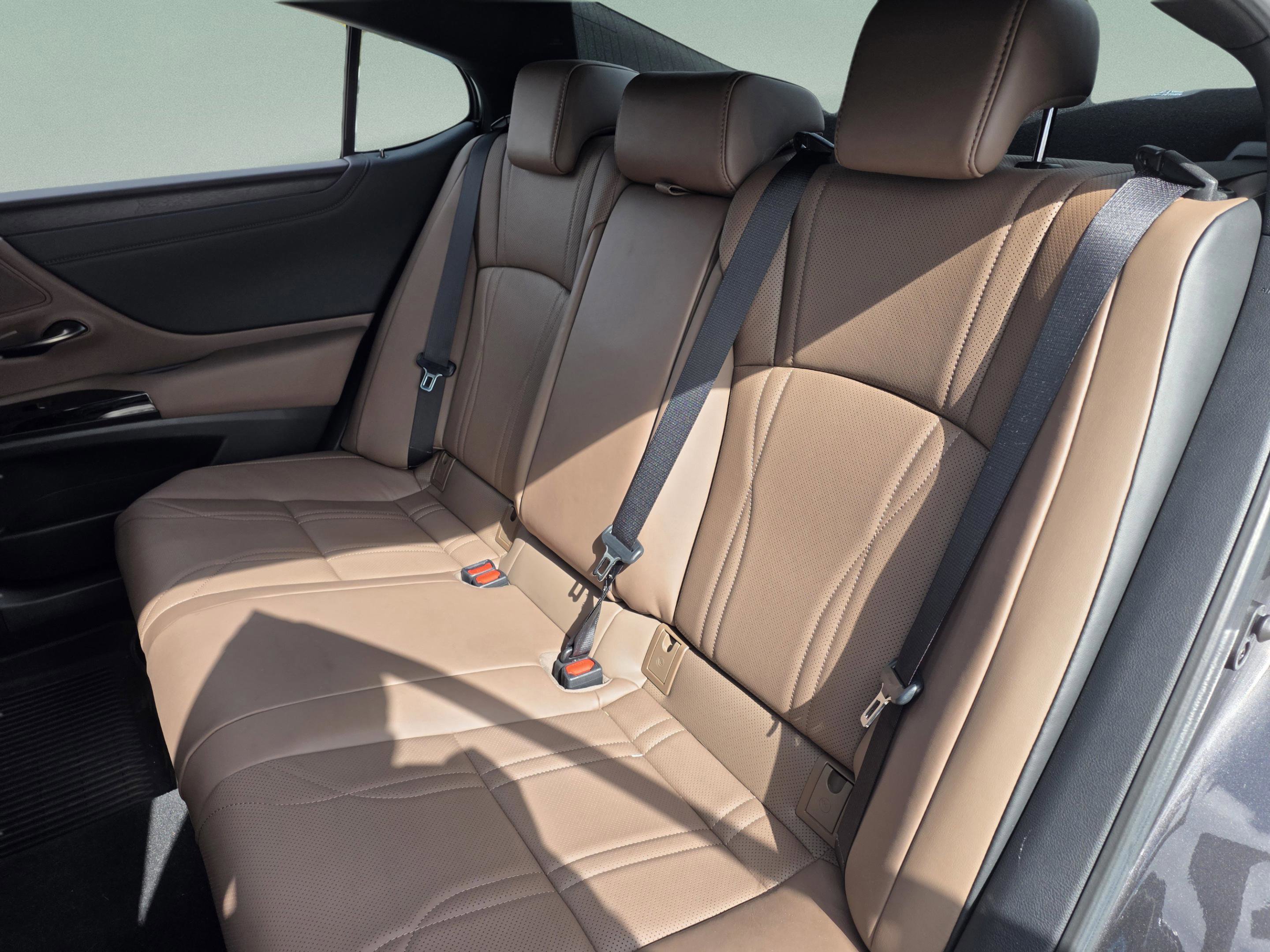 Certified 2024 Lexus ES 300h ES 300h Luxury w/ Technology Package image 21