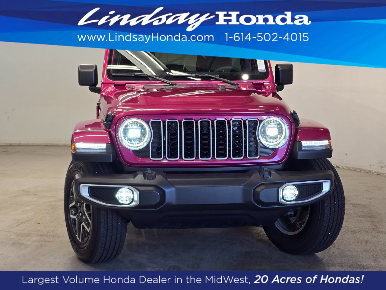 Used 2024 Jeep Wrangler Unlimited Sahara w/ Technology Group AWD/4WD image 2