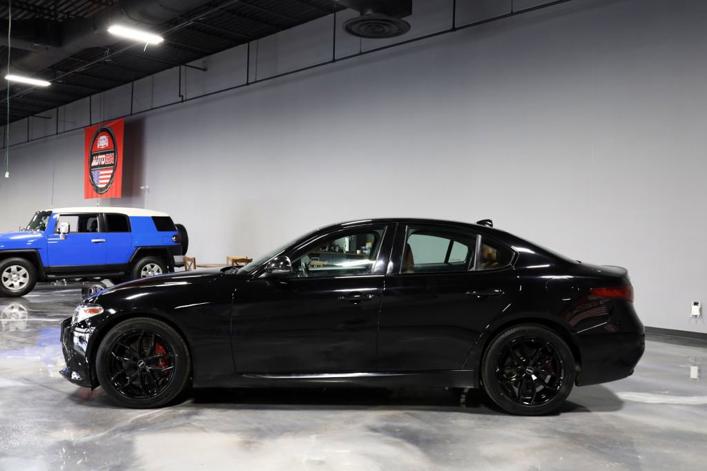 Used 2019 Alfa Romeo Giulia Ti Sport w/ Quick Order Package 22S Sport AWD/4WD image 4