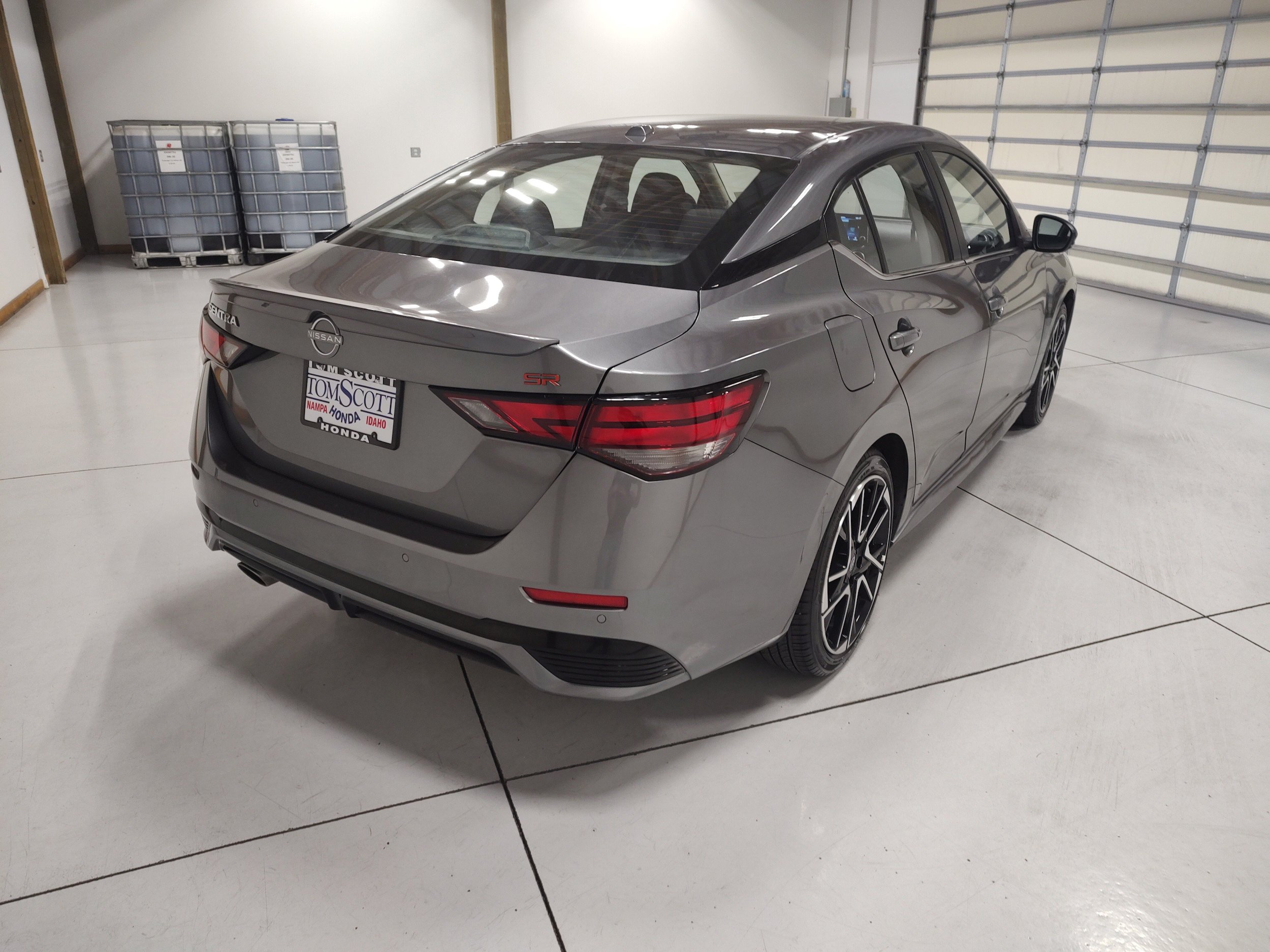 Used 2025 Nissan Sentra SR FWD image 13