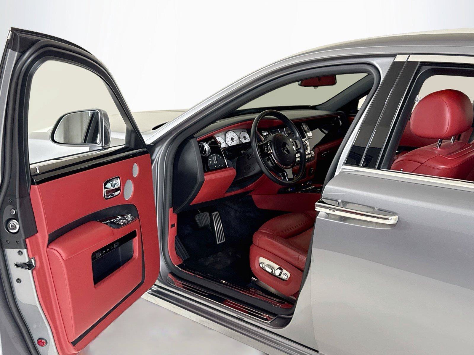 Used 2019 Rolls-Royce Ghost RWD image 11