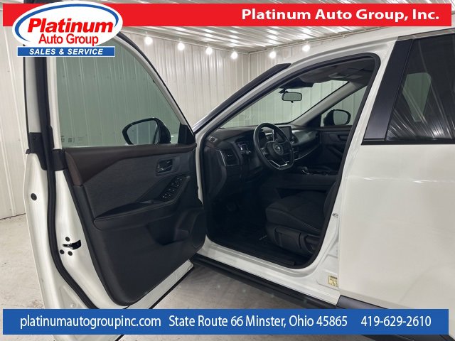 Used 2021 Nissan Rogue S image 9