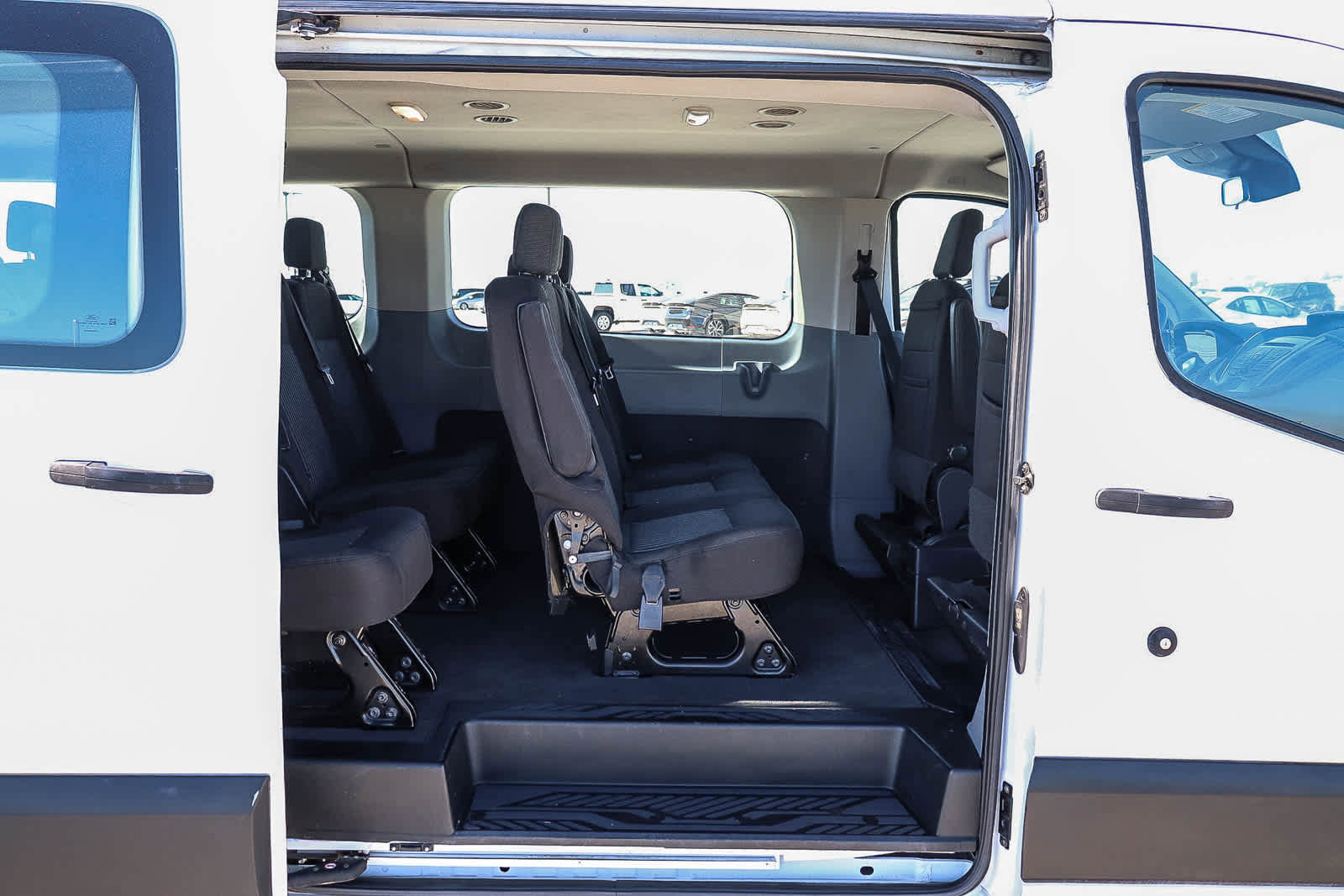Used 2019 Ford Transit 350 XLT image 19