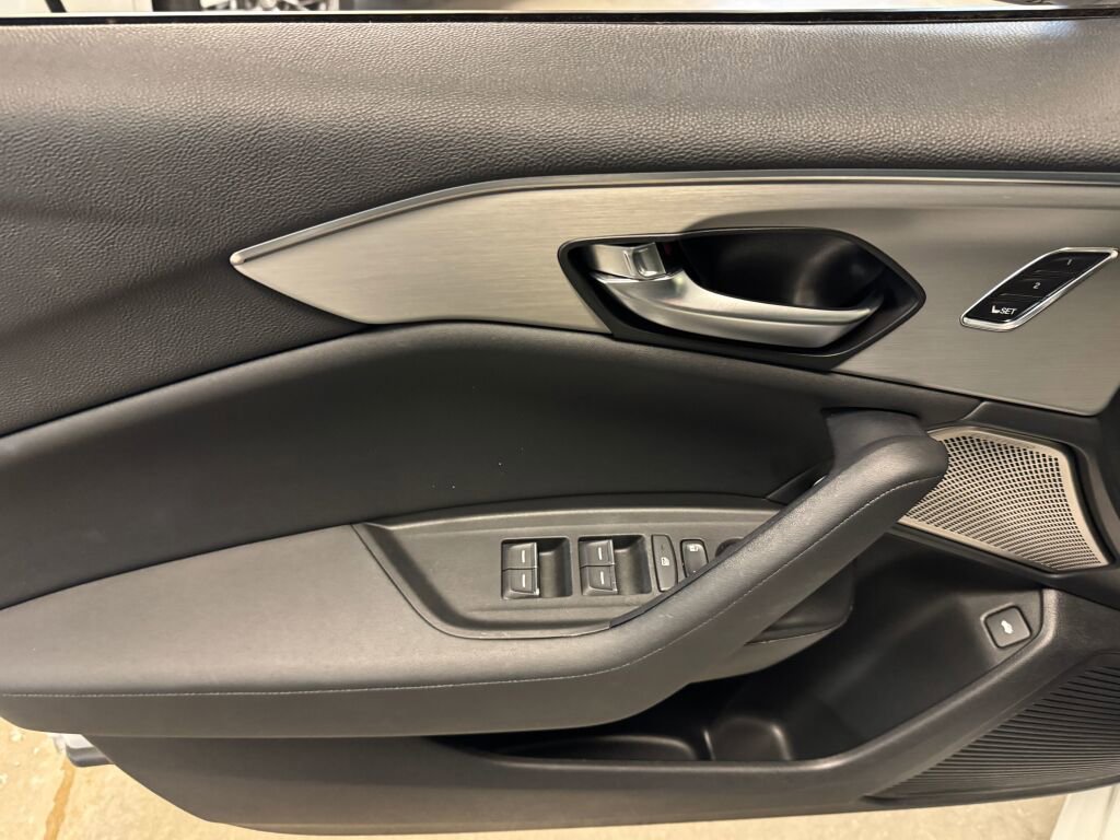 Certified 2022 Acura TLX w/ Technology Package image 28