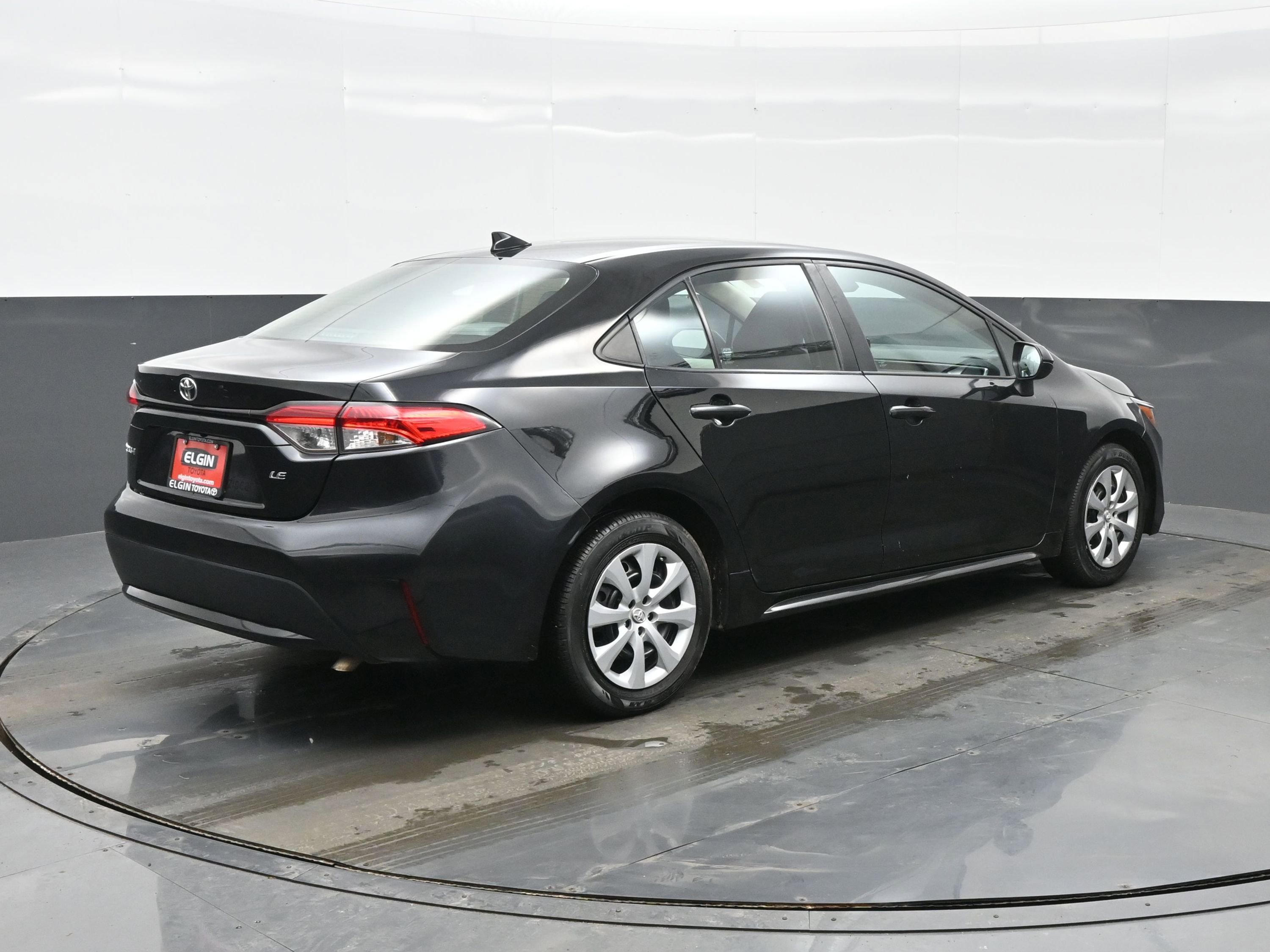 Used 2022 Toyota Corolla LE image 6