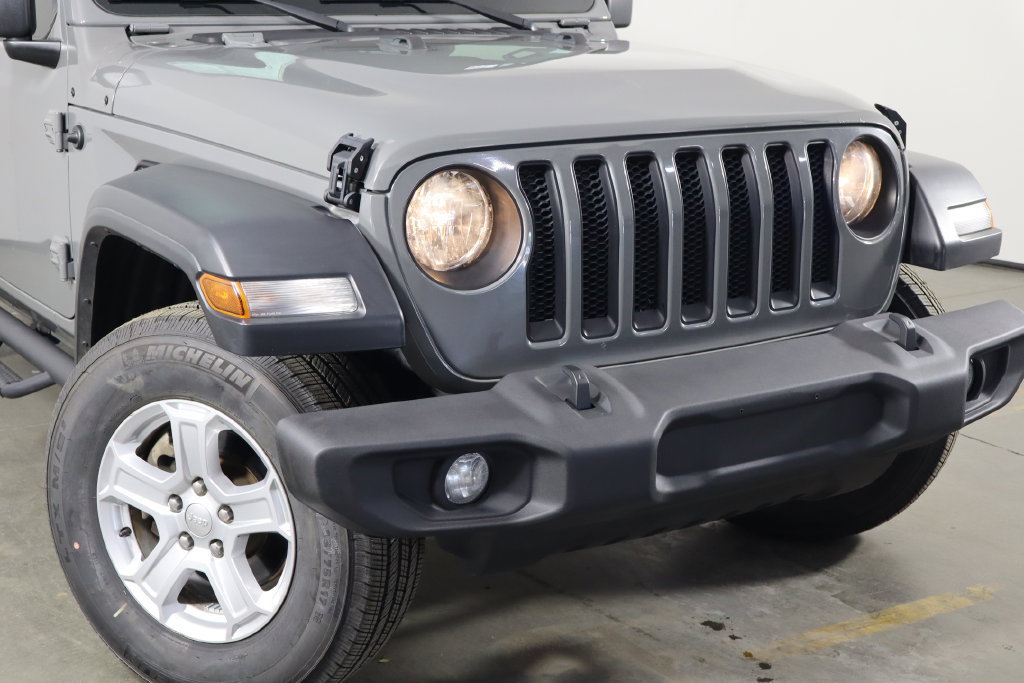 Used 2019 Jeep Wrangler Unlimited Sport w/ Technology Group AWD/4WD image 34