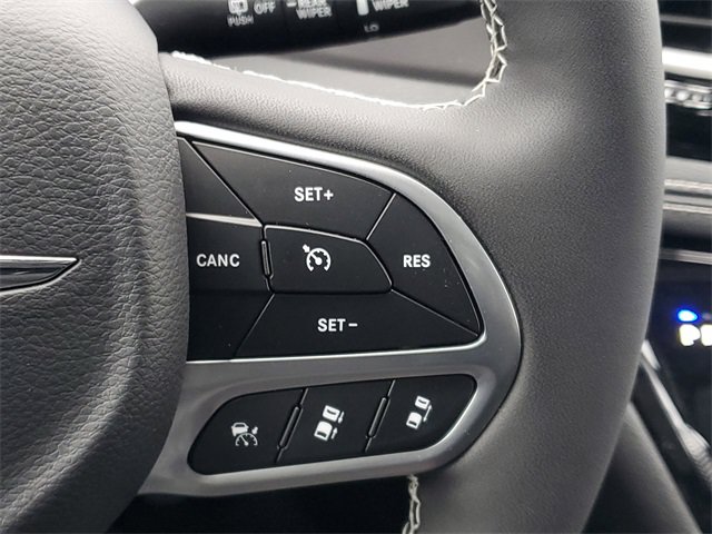 New 2026 Chrysler Pacifica Select FWD image 22