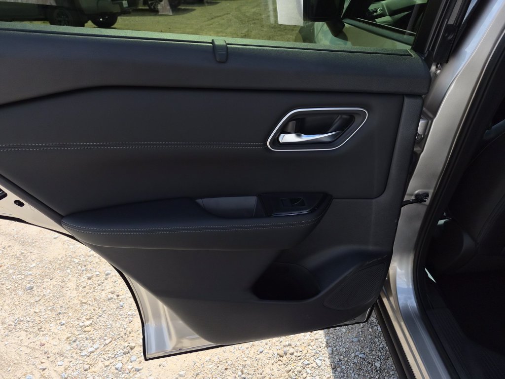 New 2026 Nissan Rogue Platinum w/ Platinum Premium Package AWD/4WD image 11