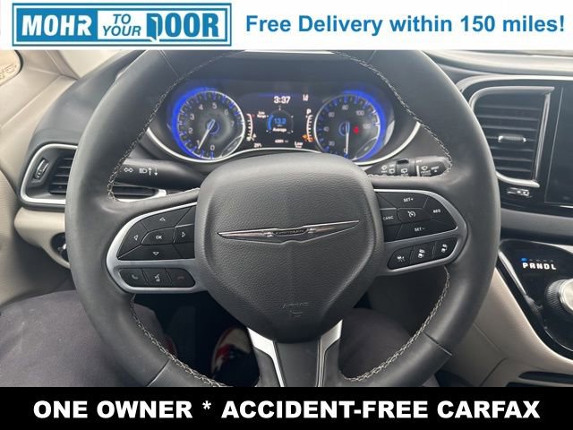 Used 2024 Chrysler Pacifica Touring-L image 17