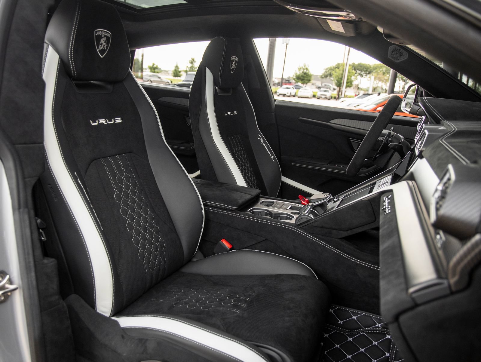 Used 2024 Lamborghini Urus Performante AWD/4WD image 58