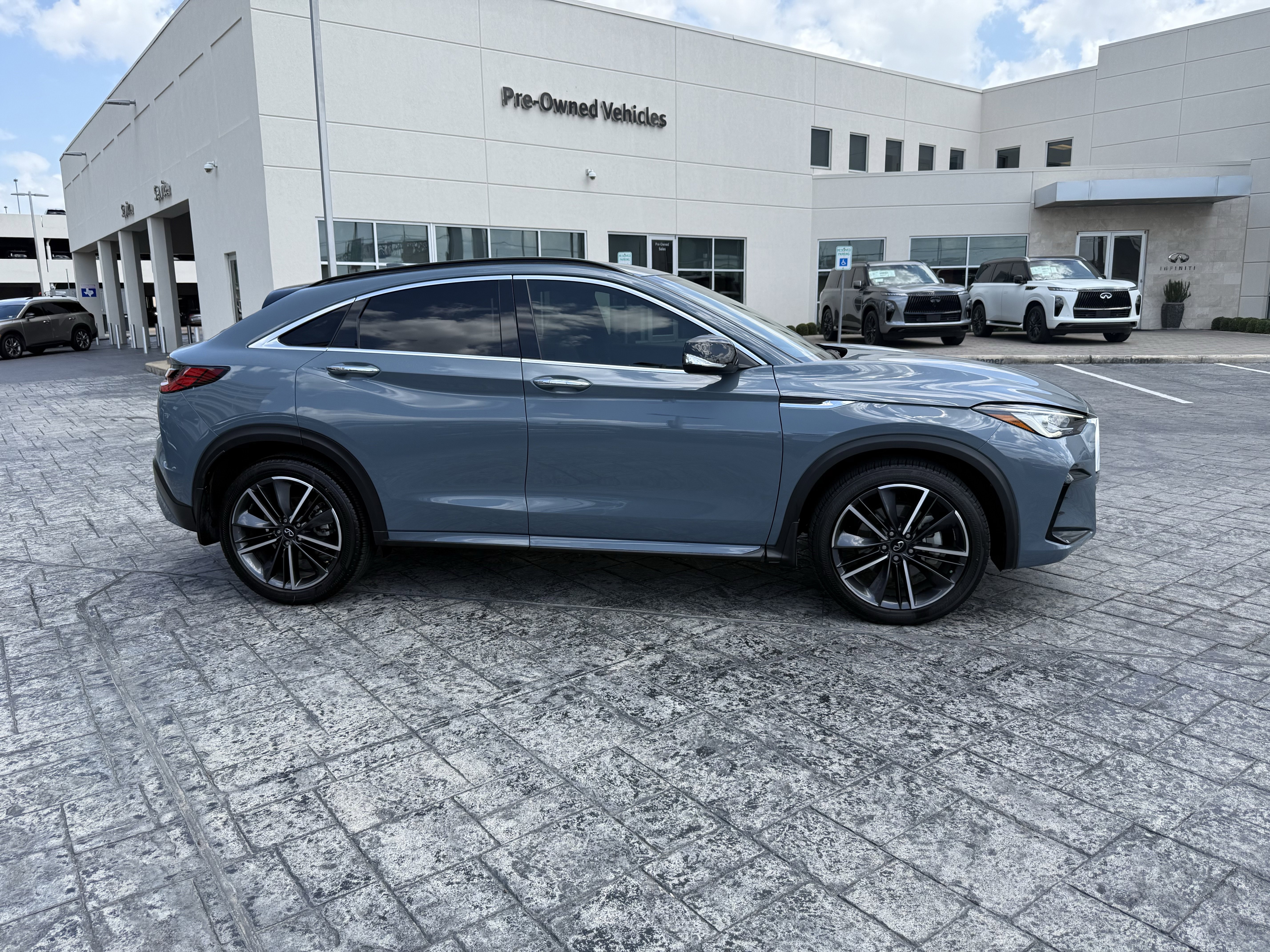 Certified 2025 INFINITI QX55 Luxe w/ Cargo Package AWD/4WD image 8