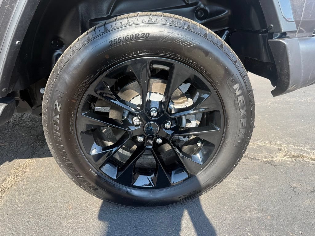 Used 2025 Jeep Wrangler Unlimited Sahara AWD/4WD image 37