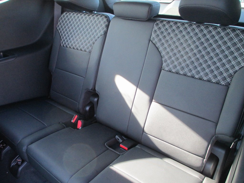 New 2025 GMC Acadia Denali image 18