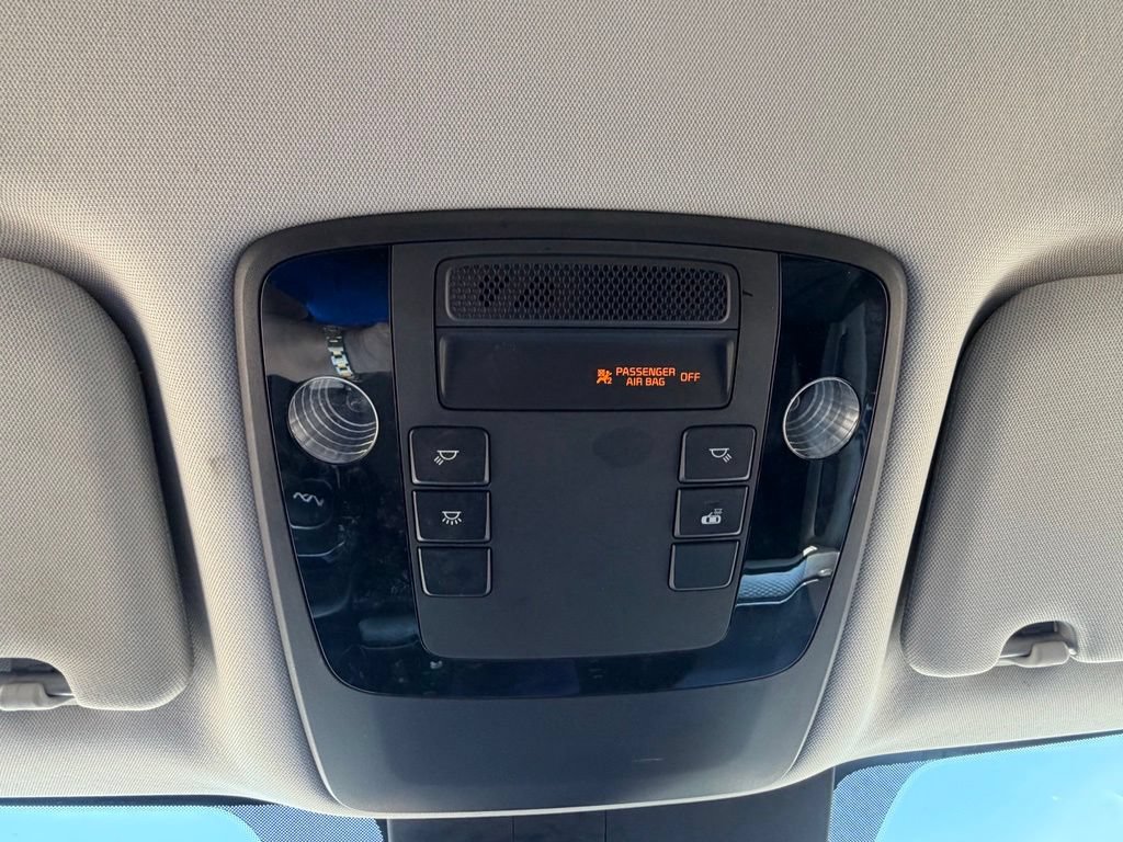 Used 2022 Kia Carnival LX FWD image 23