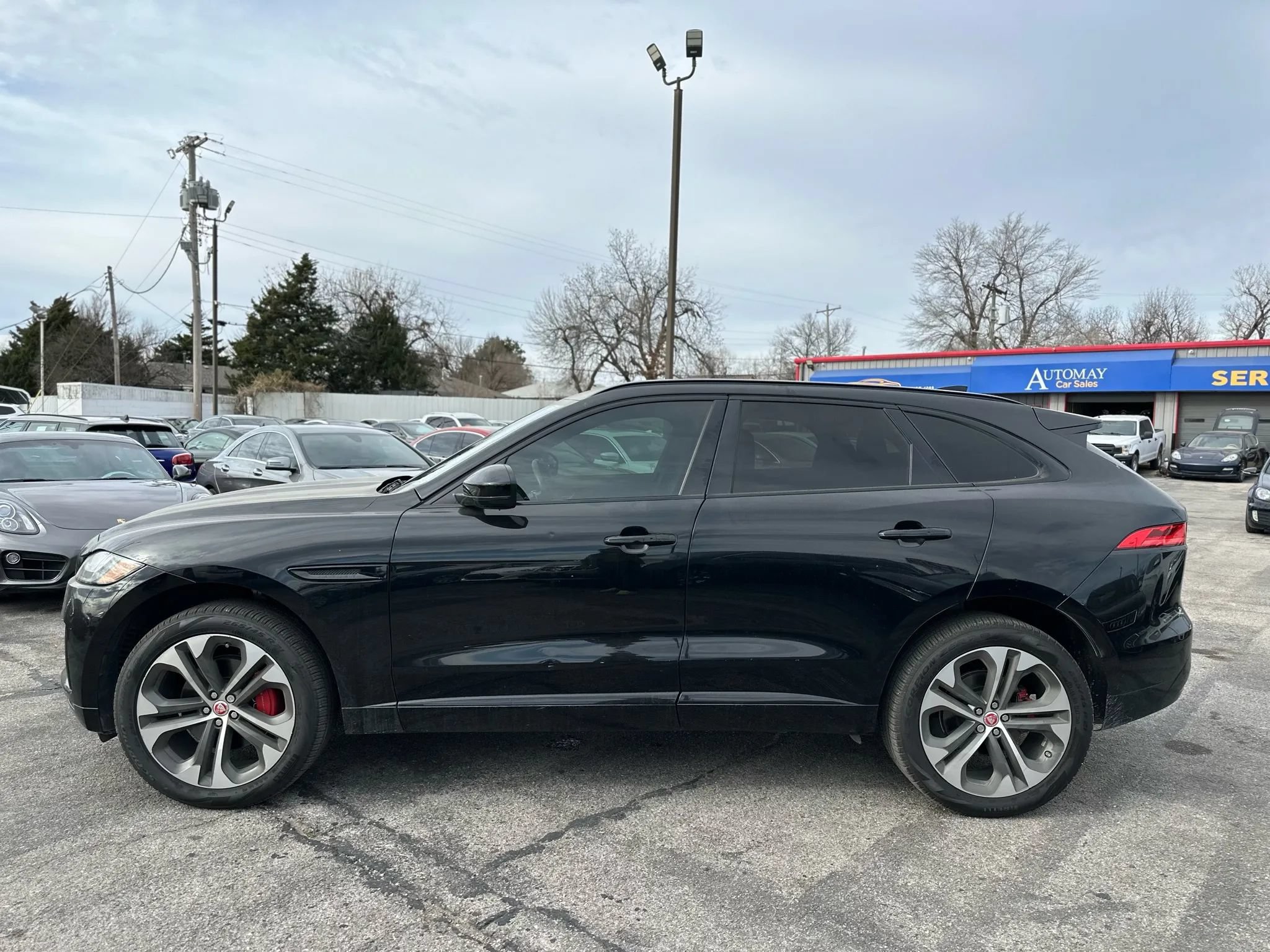 Used 2017 Jaguar F-PACE S AWD/4WD image 9