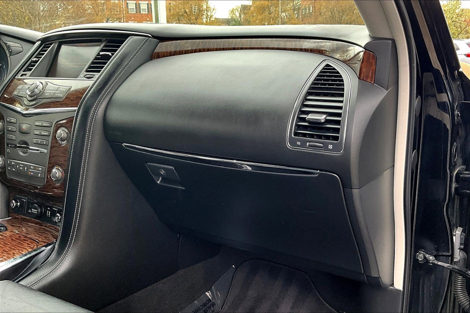 Used 2019 Nissan Armada Platinum image 16